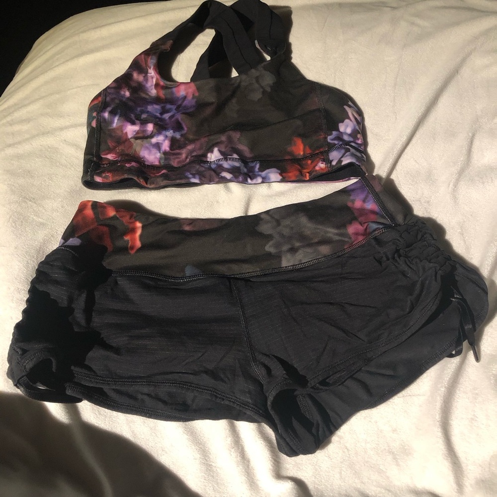 Lululemon Matching Set Size 4/6 Black and Floral Hot Yoga